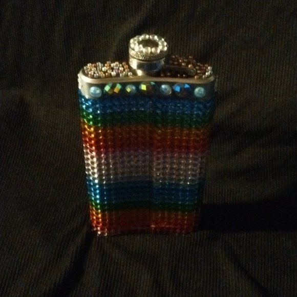 Dazzling bejeweled flask - Picture 3 of 3